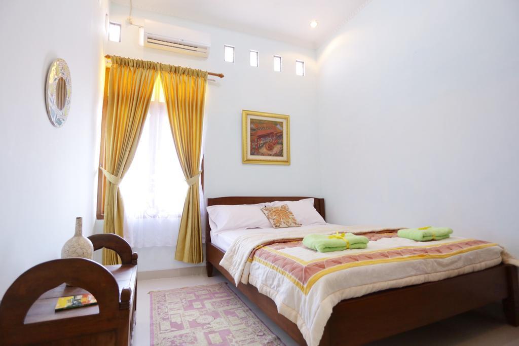 Griya Kedasih Guesthouse Jogjacarta Exterior foto