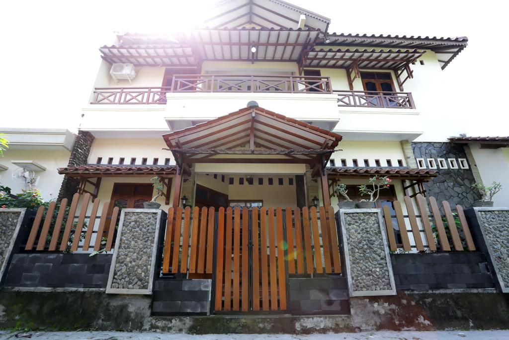 Griya Kedasih Guesthouse Jogjacarta Exterior foto