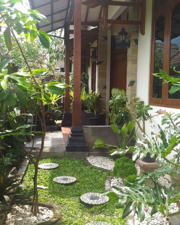 Griya Kedasih Guesthouse Jogjacarta Exterior foto